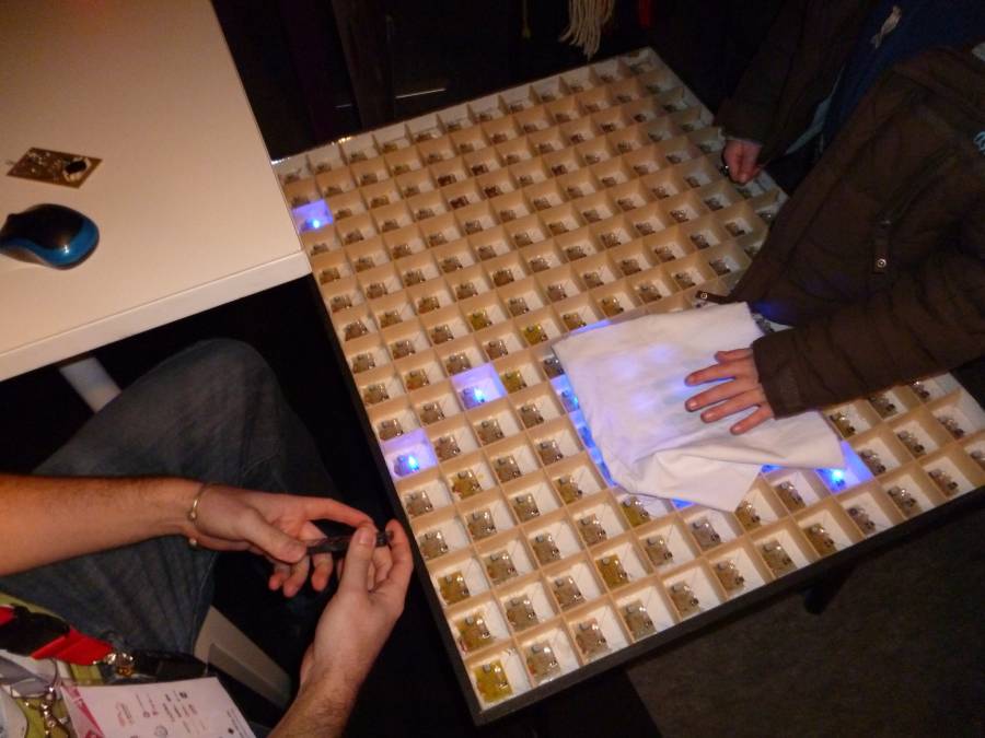 table_led_02.jpg