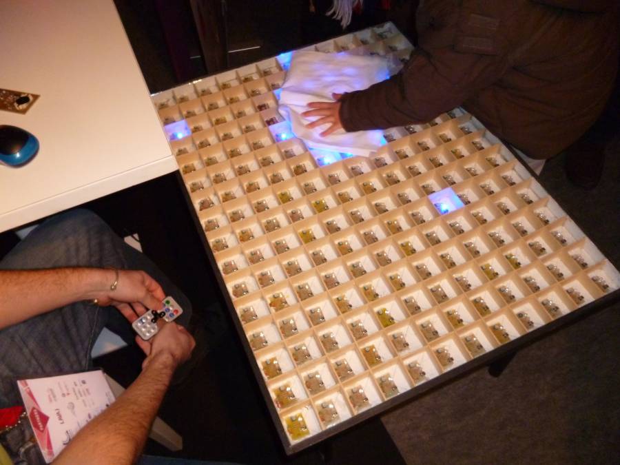 table_led_03.jpg